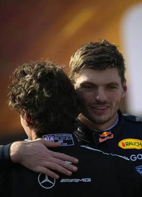Abbiamo chiesto a Max Verstappen di Kimi Antonelli, ultimo a Monza: &ldquo;Pu&ograve; fare tanti punti&rdquo;, mentre per il Mondiale gli d&agrave; un solo consiglio