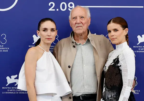 Abbiamo pensato per un giorno intero a Bucking Fastard di Herzog: &egrave; il pi&ugrave; lynchiano dei mondi 