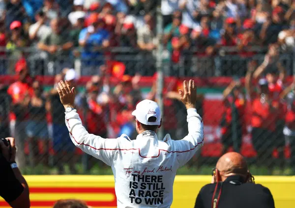 Sebastian Vettel a Monza con la Ferrari di Michael Schumacher: &ldquo;Cosa gli direi se fosse qui? Guida tu. Tutti vorremmo rivederlo qui&rdquo;. E poi su questa F1, il futuro e Kimi Antonelli