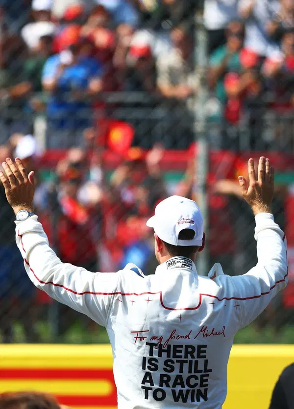 Vettel a Monza con la Ferrari di Schumacher, da pelle d'oca