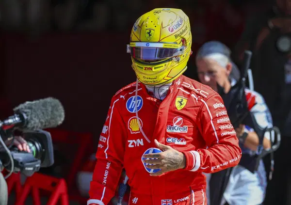 Ferrari, Hamilton furioso dopo l&rsquo;ennesimo capolavoro servito a Monza: &ldquo;In Mercedes avevamo delle regole, qui non c&rsquo;&egrave; nulla&rdquo;