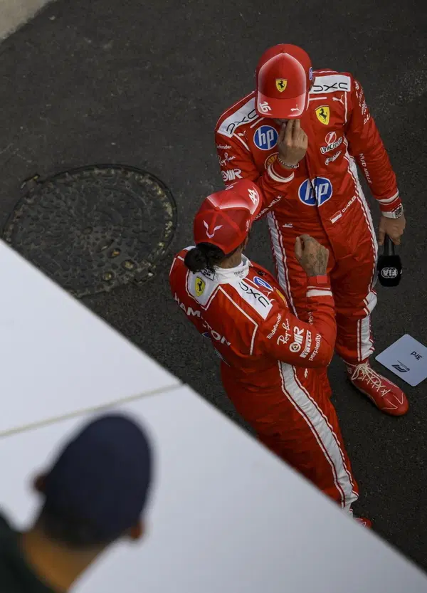 Ferrari, Vasseur a fuoco dopo le polemiche di Monza: &ldquo;Tra Hamilton e Leclerc i principi sono chiari. Ordini di scuderia? Decido io&rdquo;