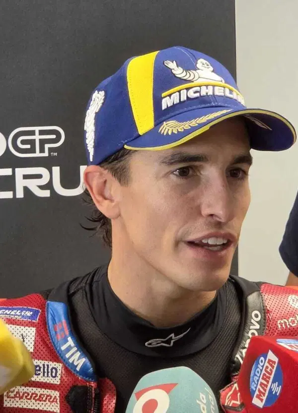 Crash del Bez e Marc Marquez (ormai pi&ugrave; forte di Marc Marquez) si prende anche la domenica di Misano (e la testa della classifica)