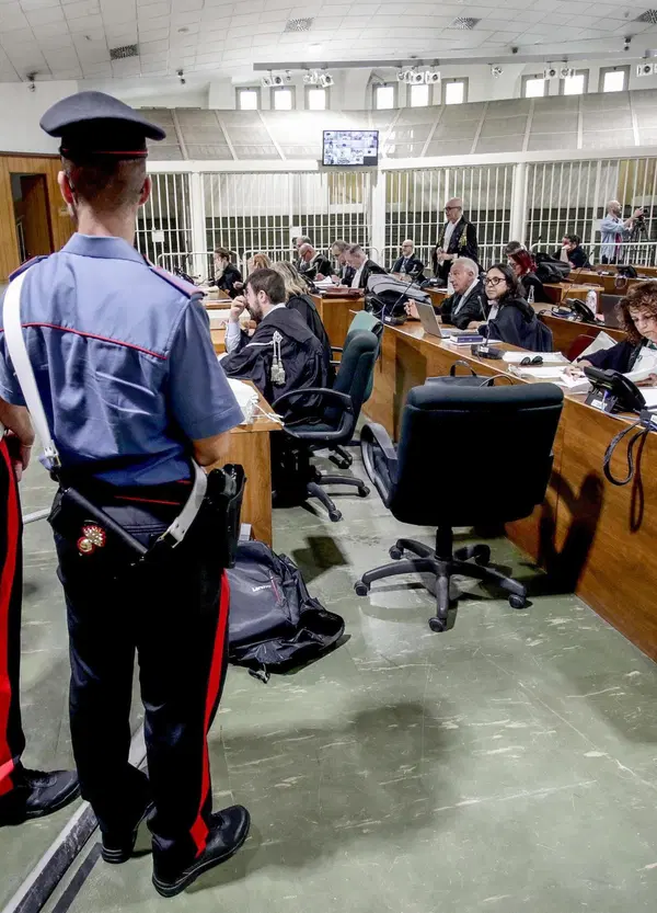 Cos&rsquo;&egrave; successo fin&rsquo;ora nel processo Hydra: dalla cena con Senese a Inveruno al crollo del controsoffitto dell&rsquo;Aula bunker