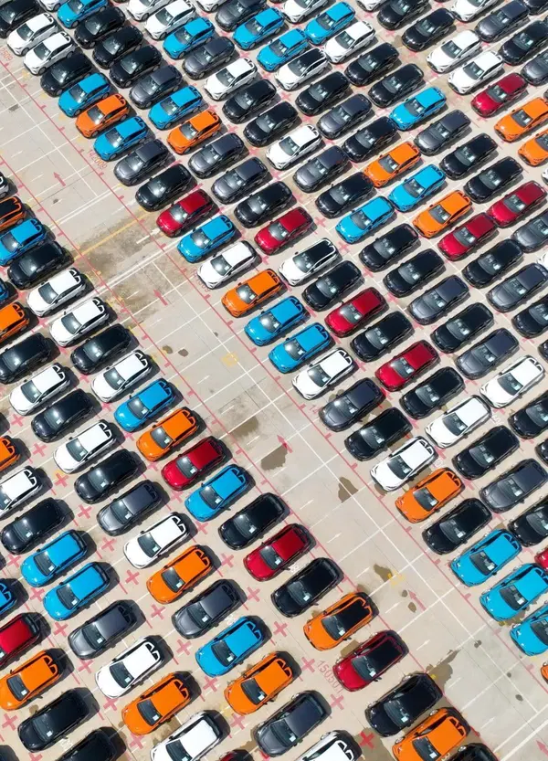Tutto quello che non sapete sul lato oscuro dell'automotive cinese: dalla guerra dei prezzi (al ribasso) all'espansione globale