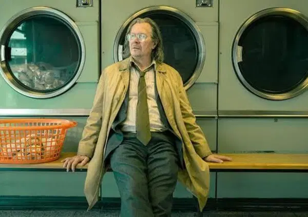 Slow horses 6 &egrave; un rutto di Gary Oldam tra neorealismo e spionaggio per non restare schiavi della politica