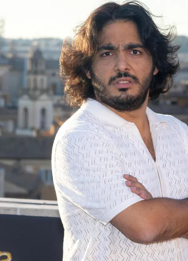 La battuta dell'anno l&rsquo;ha detta Max Angioni su Giuseppe Cruciani a &ldquo;Roast in Peace&rdquo;. Il meglio delle perculate