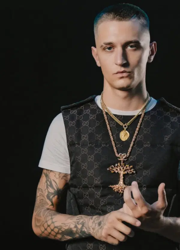 Cosa &egrave; successo a 22simba, che con &ldquo;Miria&rdquo; &egrave; passato dalla trap milanese alla cedrata Tassoni?