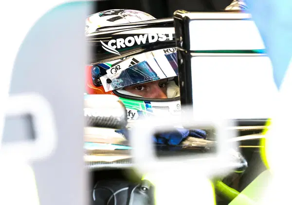Kimi Antonelli impara la (durissima) lezione di Baku, poi avverte George Russell: &ldquo;Oggi ho guidato come mia nonna, in Malesia voglio rimettere le cose in ordine&rdquo;