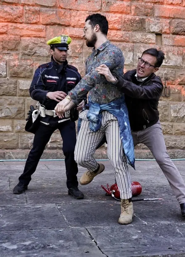 Lo scherzetto degli ambientalisti-vandali che hanno imbrattato palazzo Vecchio a Firenze coster&agrave; almeno 100 mila euro e ammazza la vera lotta contro il cambiamento climatico. Come fanno a non capirlo? 