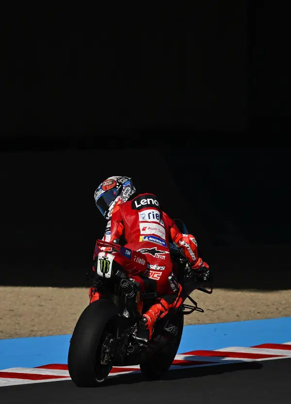 I tre colori della Sprint in Giappone? Il rosso di Marquez, il verde che costa caro a Mart&igrave;n e Bastianini e &ldquo;il giallo&rdquo; Michelin