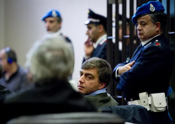 Valter andava in giro ripetendo che gli inquirenti &ldquo;non hanno niente&rdquo;, e in effetti... Ma allora perch&eacute; confessa? La risposta &egrave; un'altra domanda, pi&ugrave; inquietante