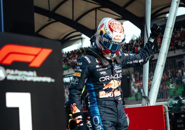 Max Verstappen demolisce tutti in Malesia con un capolavoro, poi avvisa: &ldquo;Nessuno pensava fosse possibile, voglio vincere&rdquo;