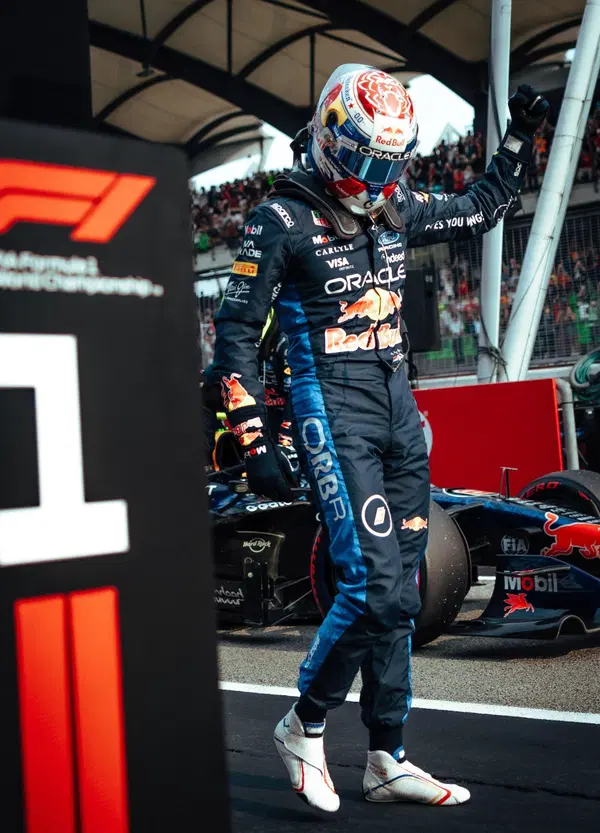 Max Verstappen demolisce tutti in Malesia con un capolavoro, poi avvisa: &ldquo;Nessuno pensava fosse possibile, voglio vincere&rdquo;
