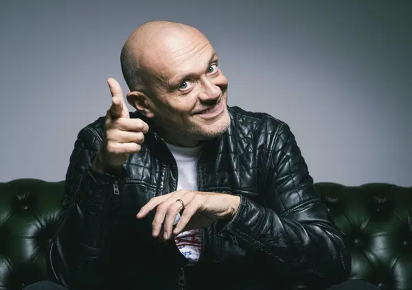 Ma Max Pezzali ha rotto il cazzo? 