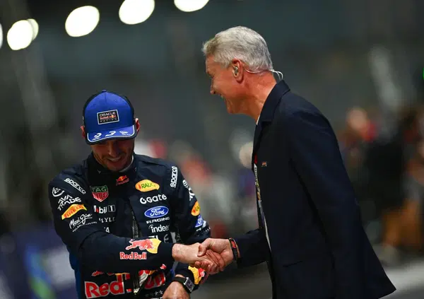 La F1 ci ricasca, qualifiche falsate a Singapore coi piloti che si infuriano: &ldquo;Met&agrave; vetture con pi&ugrave; motore delle altre&rdquo;. E alla fine Verstappen mantiene una pole &ldquo;col giallo&rdquo; (senza penalit&agrave;)
