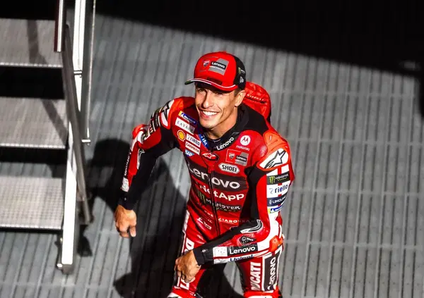 Feroce, calcolatore, mai in errore e pure con un certo cu*o: l&rsquo;Indonesia &egrave; di Aprilia, ma Marc Marquez ha vinto comunque (anche sulla piega della nuova MotoGP)