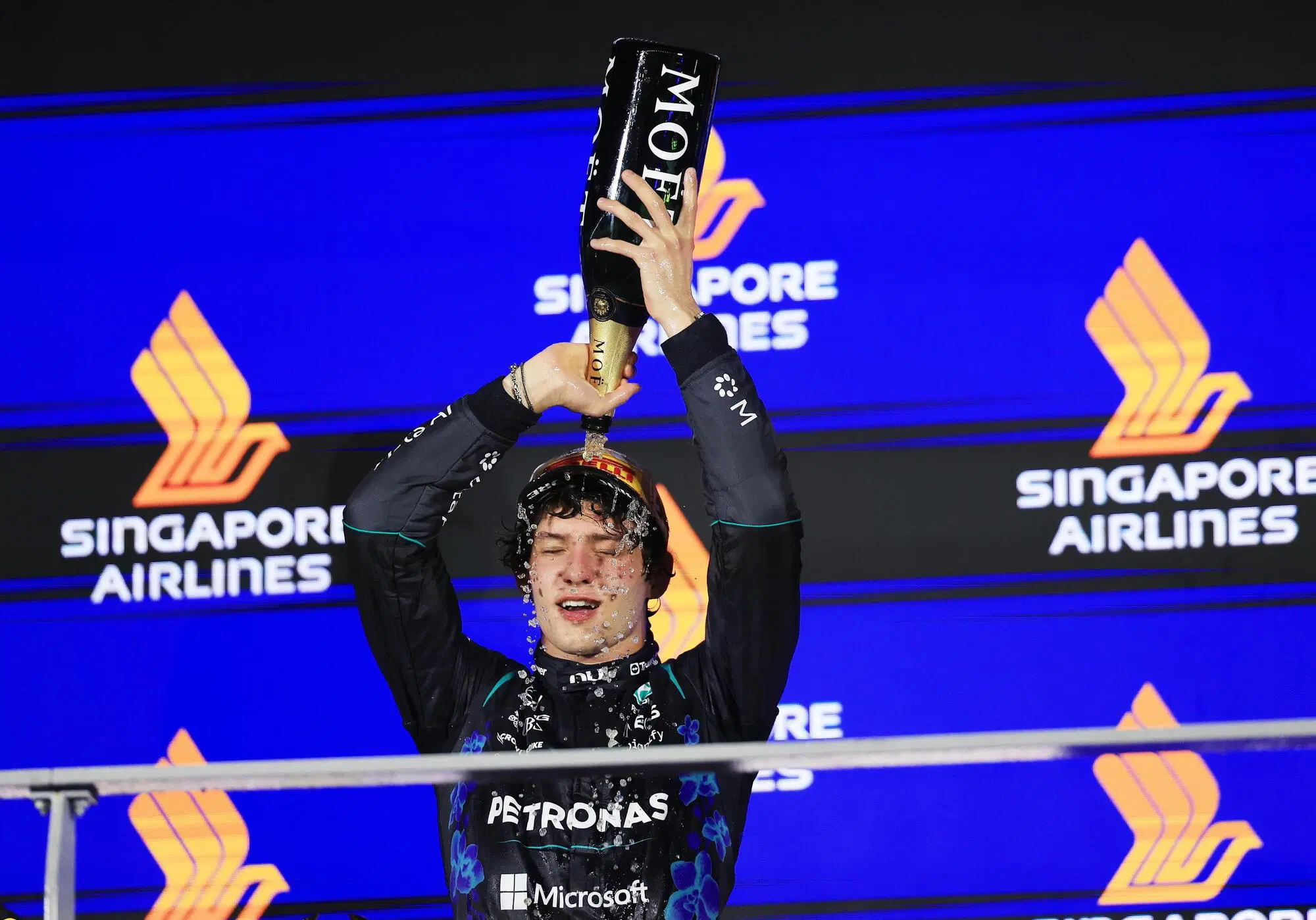 Kimi Antonelli Mercedes Singapore podio