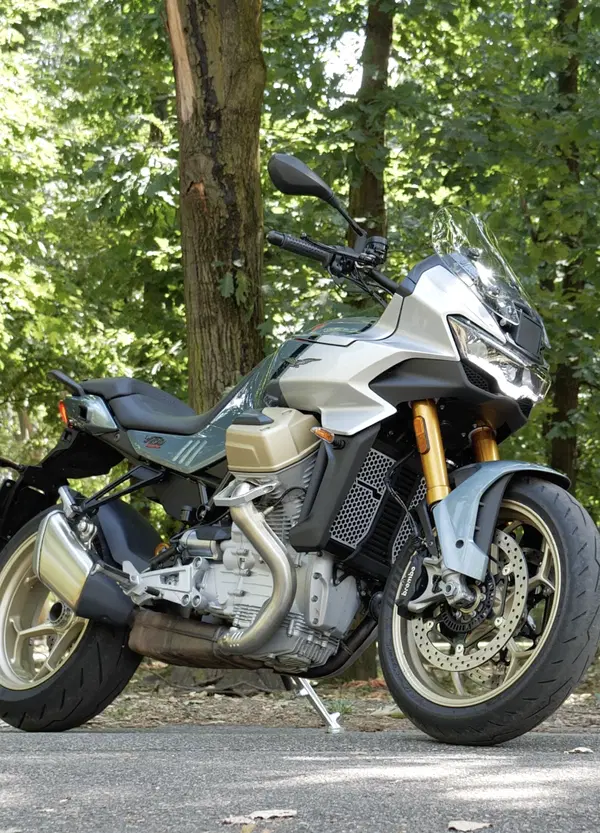 Moto Guzzi V100 Mandello S: godimento incompreso