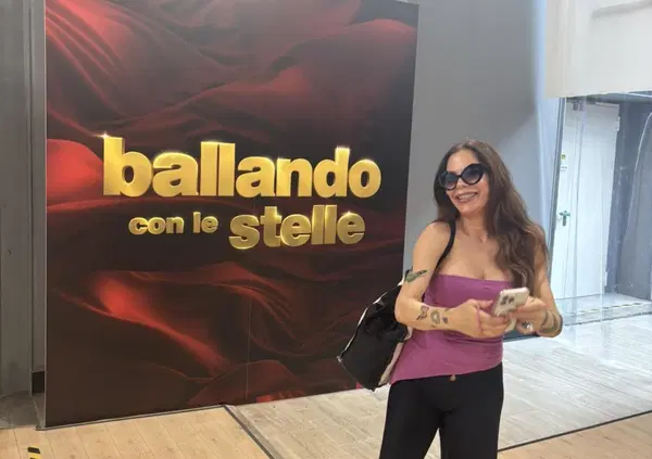 Naike Rivelli difende Barbara D'Urso dopo gli scontri con Ornella Muti a &ldquo;Ballando con le stelle&rdquo;: &ldquo;Io, mamma e Barbara ci siamo abbracciate. Pasquale La Rocca? Il mio nuovo patrigno&rdquo;