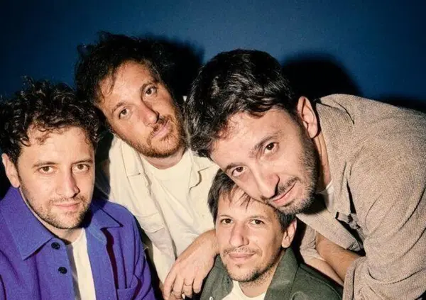 Eugenio in Via Di Gioia: &ldquo;La musica indie &egrave; la vera resistenza&rdquo;. Intervista totale alla band che lancia il nuovo EP &ldquo;N OI&rdquo;: &ldquo;Basta contare streams e follower&rdquo;