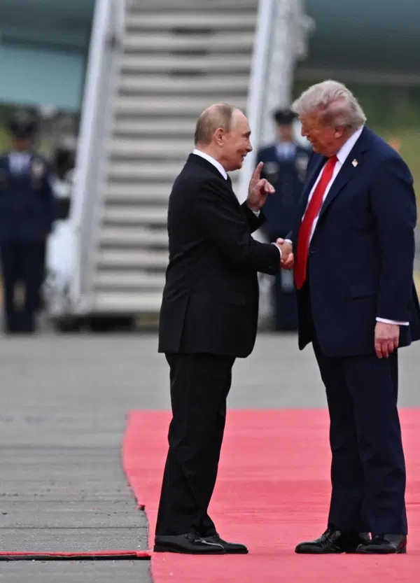 Meloni si incazza per l'accordo Trump-Putin sul gasolio? Sticaz*i. L'Europa la vogliono prendere loro e noi ve lo diciamo da un anno (e pure il generale Camporini su MOW)