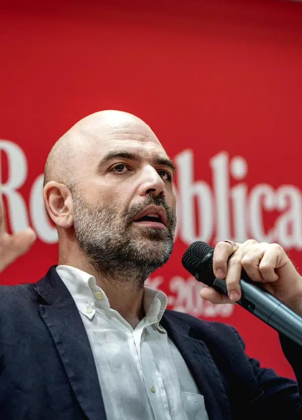 Saviano ricorda Dario Fo ma in realt&agrave; copia il libro di un attore senza citarlo (ancora...)