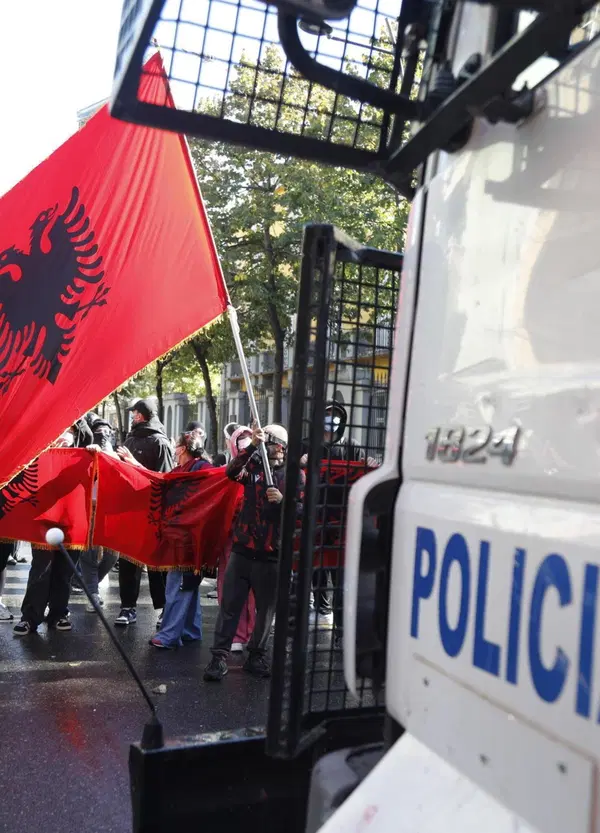 In Albania una protesta studentesca sta mettendo a ferro e fuoco Tirana