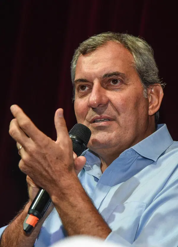Calabresi sceglie la politica e i cambiamenti a Chora Media valgono come le rivoluzioni nei grandi giornali: ma chi sono i 5 che prenderanno in mano le diverse sezioni?  