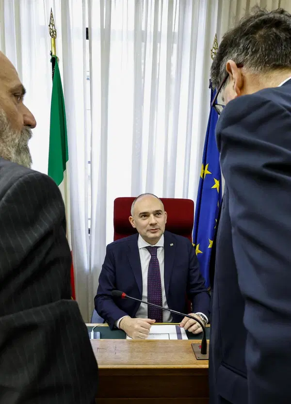 Ma che Paese &egrave; quello dove le Commissioni d'inchiesta si sostituiscono alla magistratura?