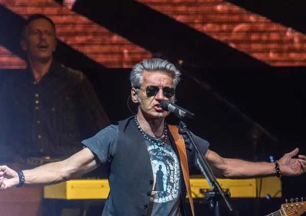 Ma quanto &egrave; da boomer andare a un concerto di Ligabue? Ve lo diciamo noi che ci siamo andati