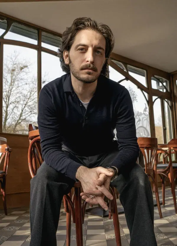 Intervista a Hugo Russo che traduce i CCCP in francese mentre Italia e Francia sono bloccate dagli scioperi
